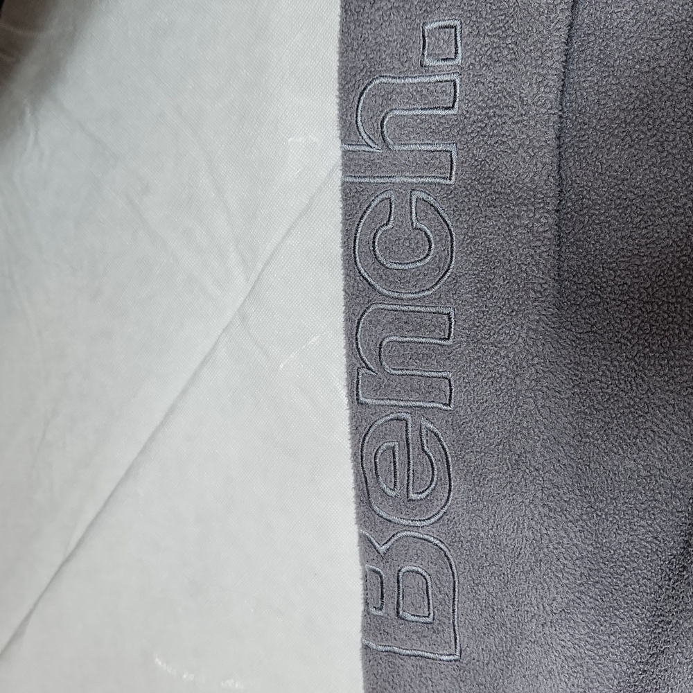 Zip-up Bench Sweater - Picture 7 of 16